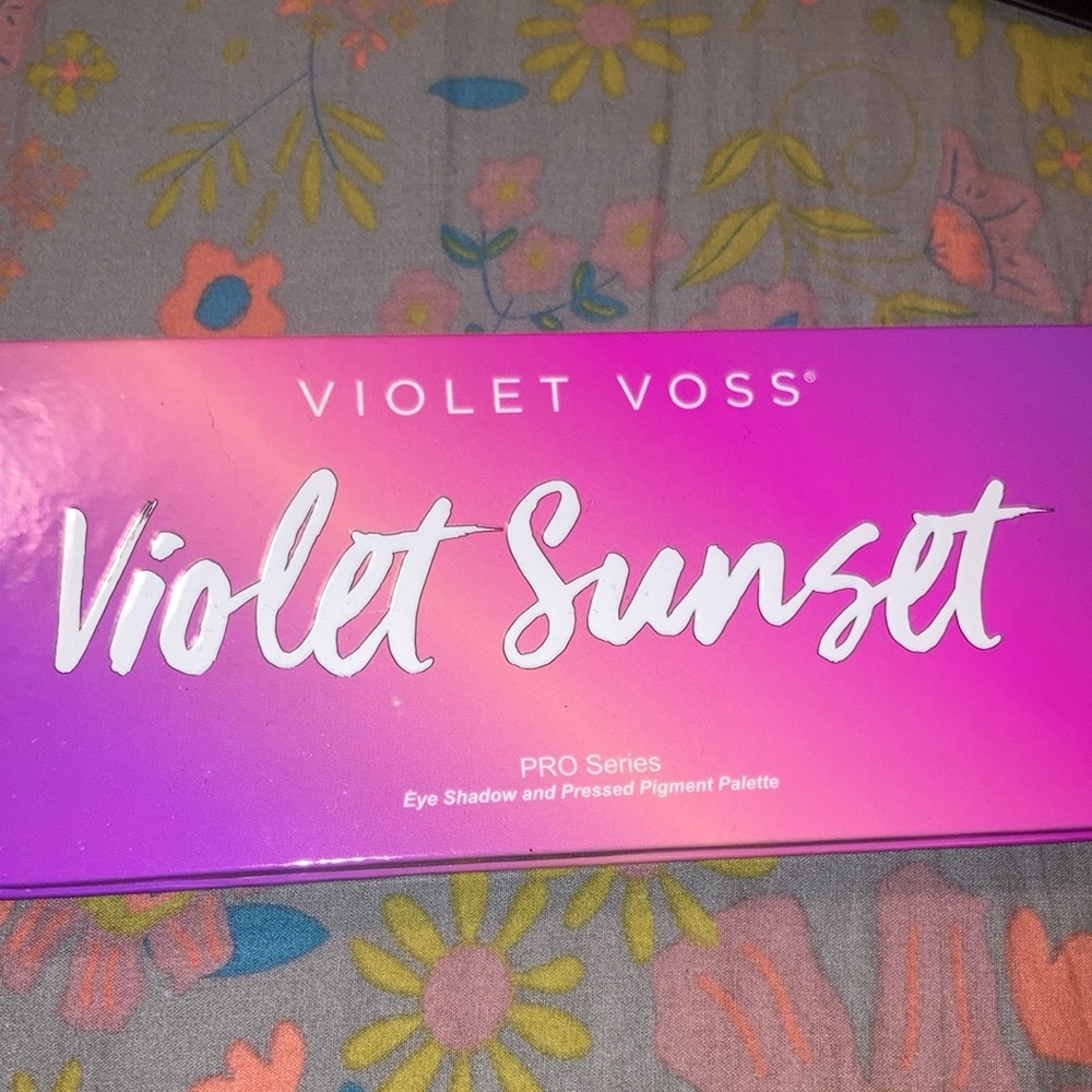 Violet Voss Sunset Palette with Purple and Pink Hues